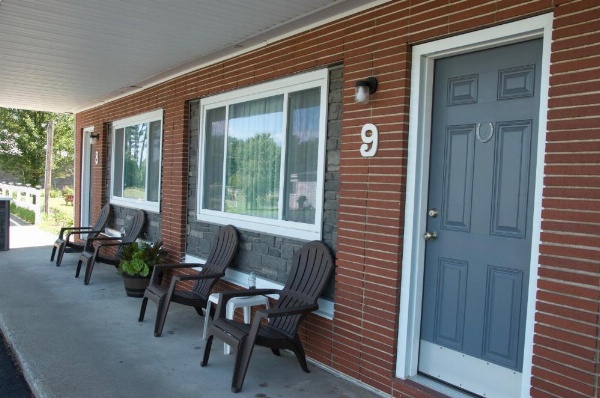 Sara Glen Motel - Saratoga Springs-Glens Falls image 13