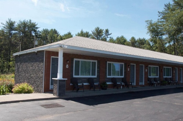 Sara Glen Motel - Saratoga Springs-Glens Falls image 27